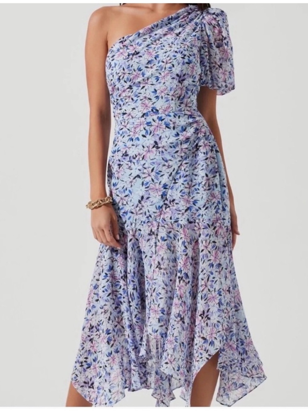 ASTR the Label Santorini One-Shoulder Lavender and Light Blue Floral Midi Dress